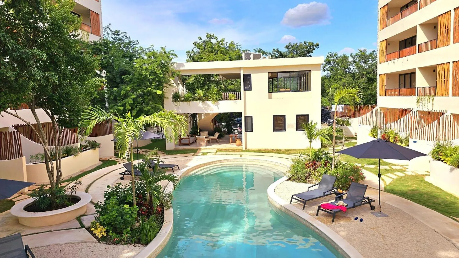 Loch Tulum Condos By Bunik Aparthotel